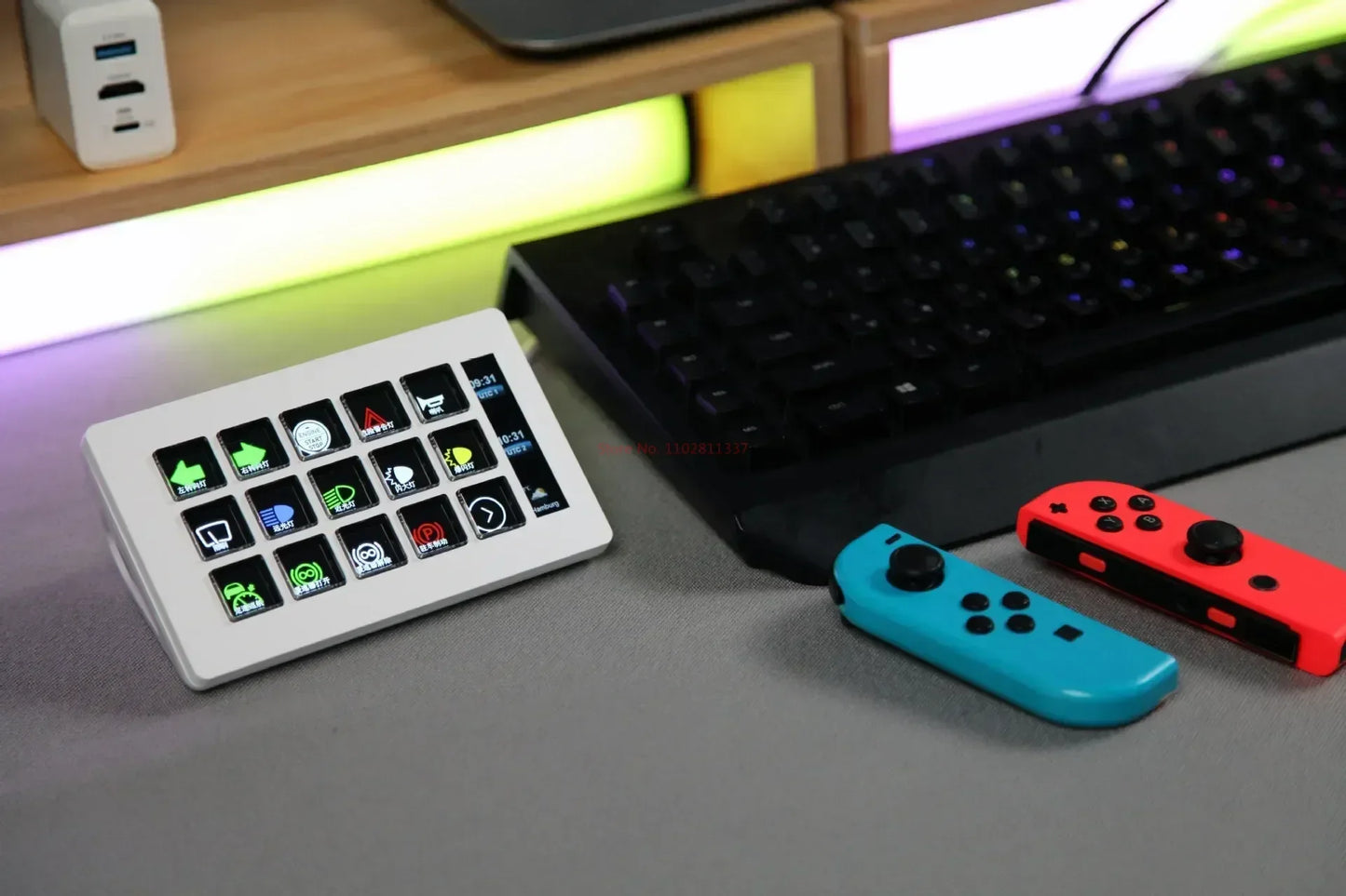 Stream Deck 15-Key Multi-OS Stream Deck - RGB Nest