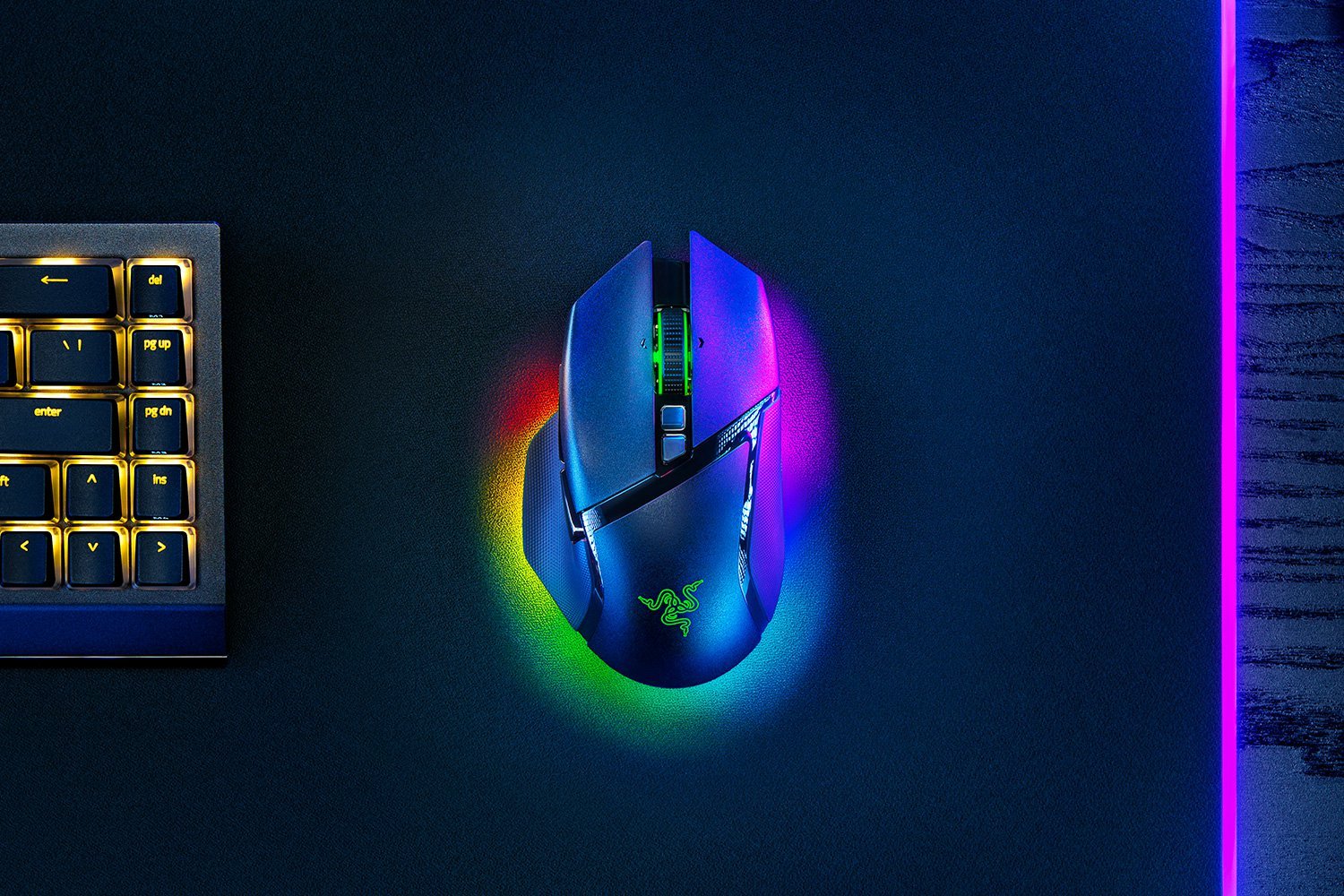 Razer Basilisk V3 Pro + Wireless Charging Puck Bundle - RGB Nest